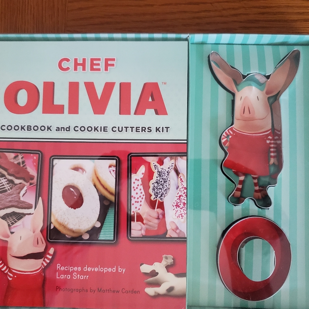 ❤Chef Olivia cookbook, cookie cutters, PLUS 2 hardback books with CD's.